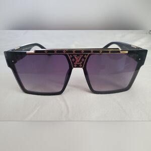 COPY - Louis Vuitton Black and Gold Square Sunglasses ✨️